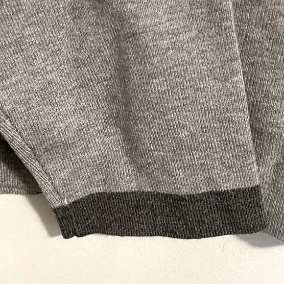 Sz US M Reitmans women Long-Sleeve V-Neck Sweater pullover 48%viscose grey - Picture 15 of 15